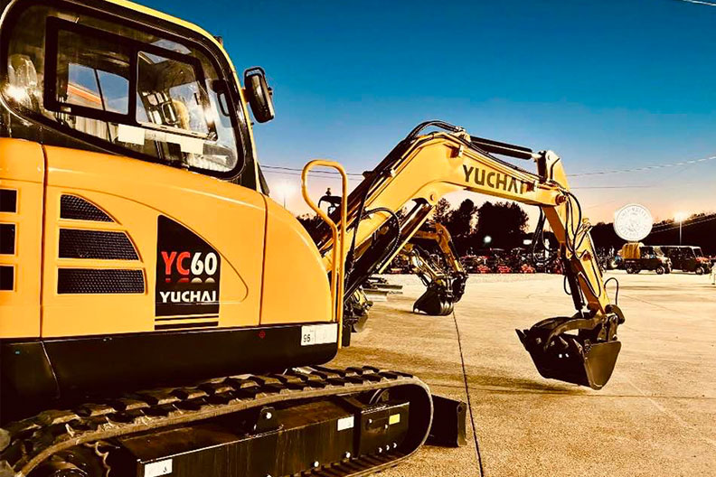 Multi-functional Yuchai YC60 excavator for contractors