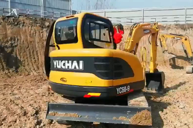 Yuchai YC60: Excavator for precision earthmoving tasks