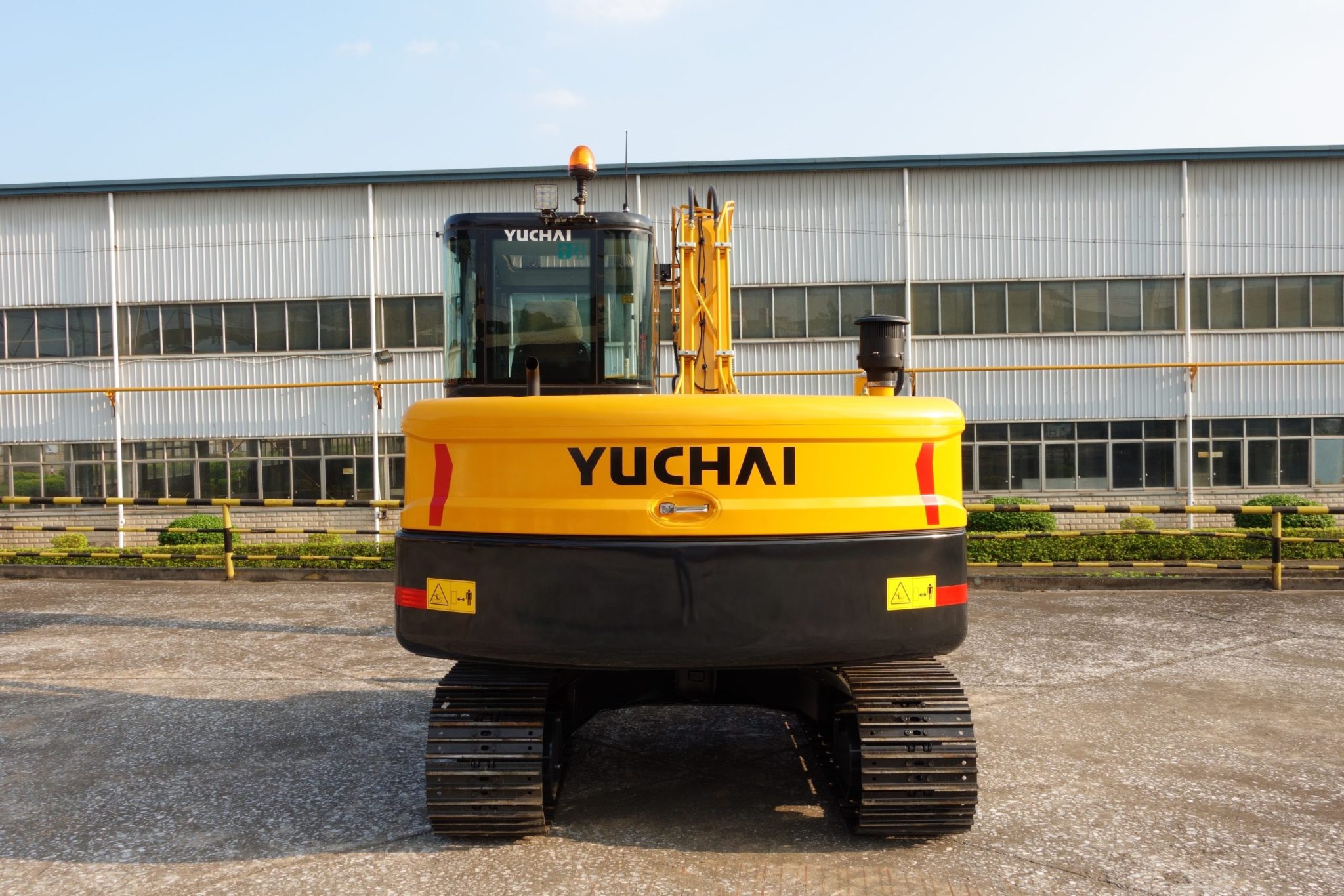 Buy excavators: Fuel-efficient Yuchai YC80