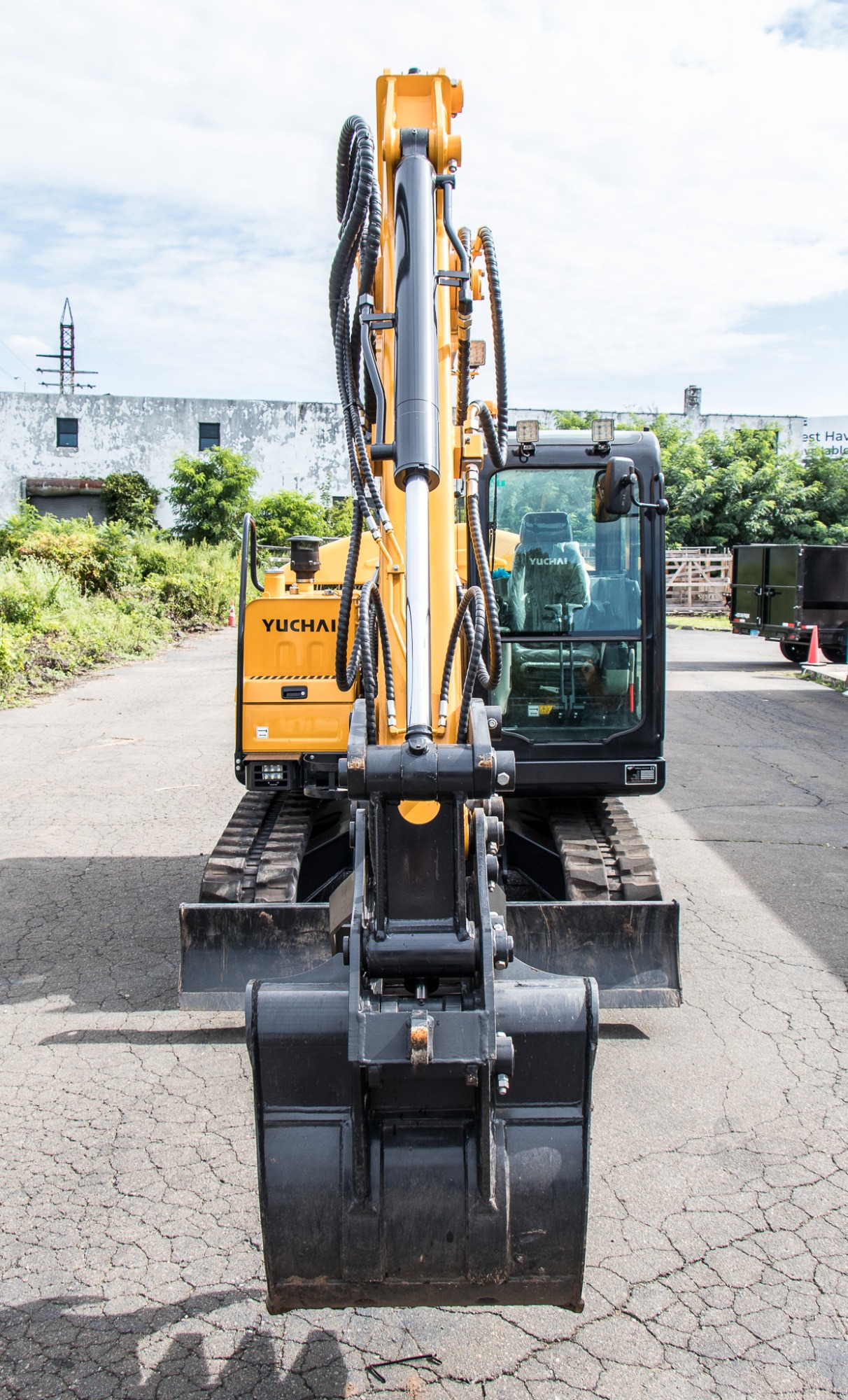 Excavators near me: Yuchai YC80