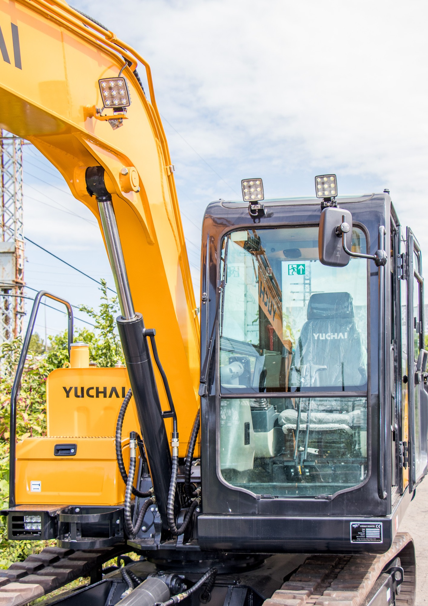 Forklift dealers near me offering Yuchai YC80 excavator